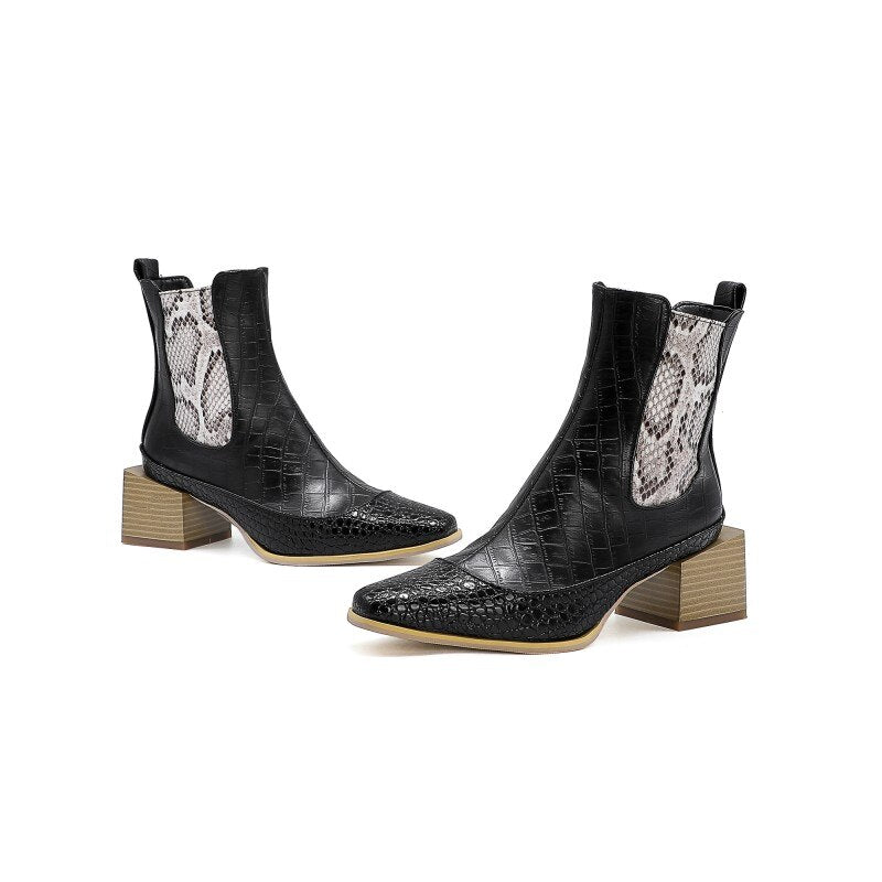 
                      
                        New retro women's boots snake print
                      
                    